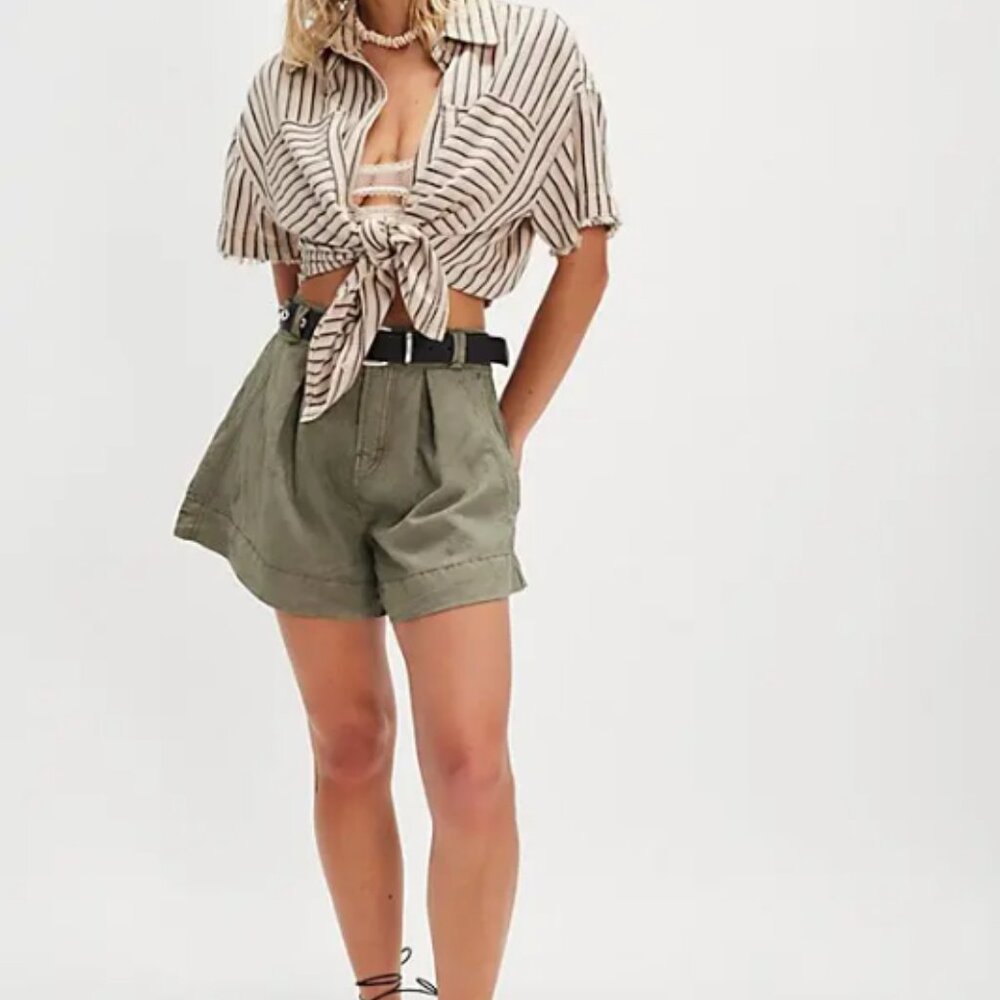 Free People Marina Trouser Shorts NWT Size 2 - Picture 2 of 9